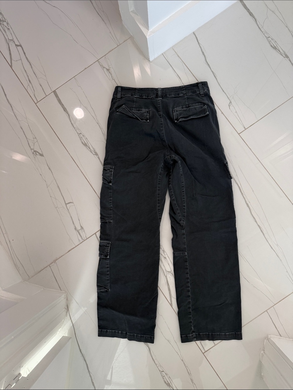 Citizens Of Humanity Black Wide-Leg Cargo Pants - Picture 4 of 4